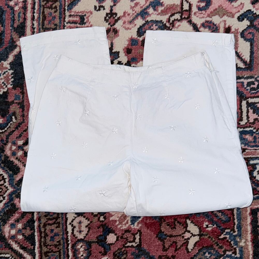 Liz Claiborne LizSport Vintage‎ 4 White Floral Embroidered Stretch Crop Pants